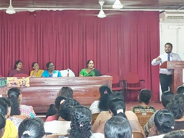 A batik and incense production training program for Homagama women (2024-01-26)